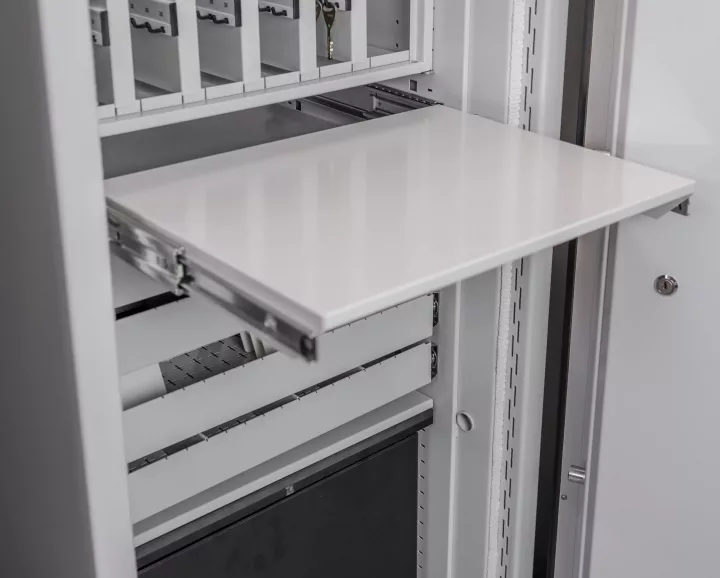 Pull-out worktop for safes